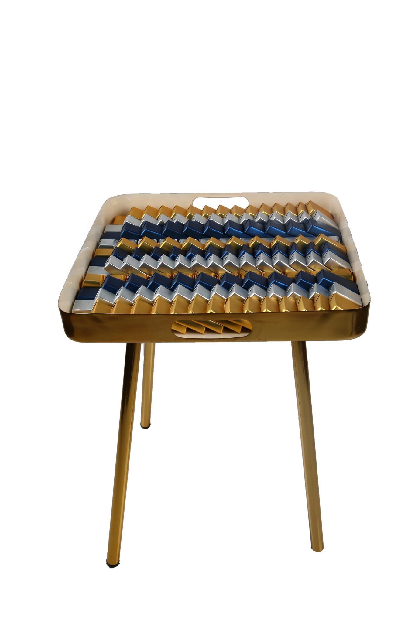 Table d'appoint garnie de chocolat