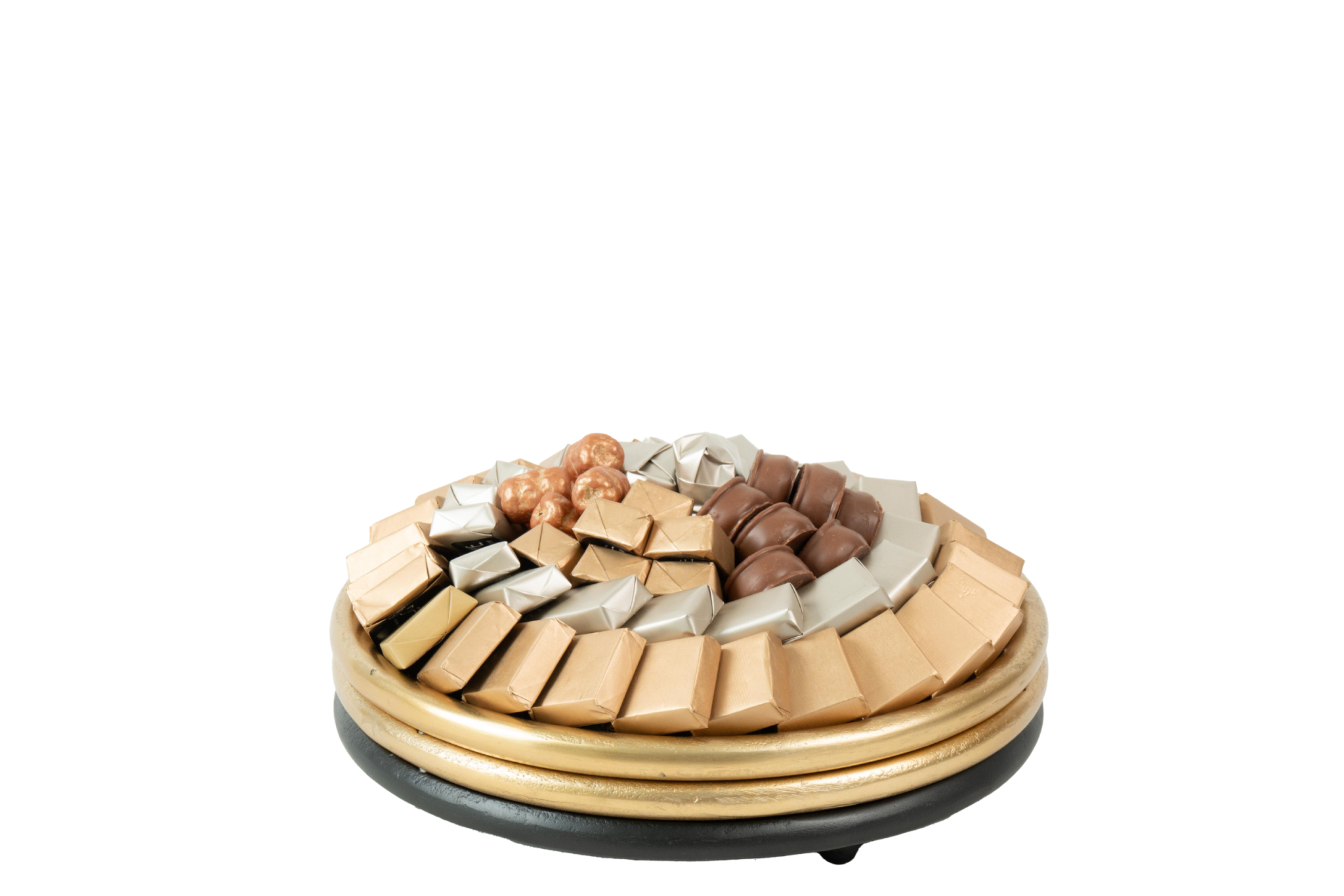 Coupe en métal garnie de chocolat