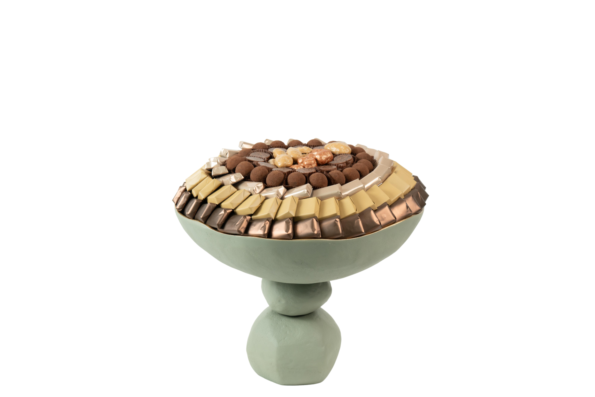 Coupe en métal garnie de chocolat