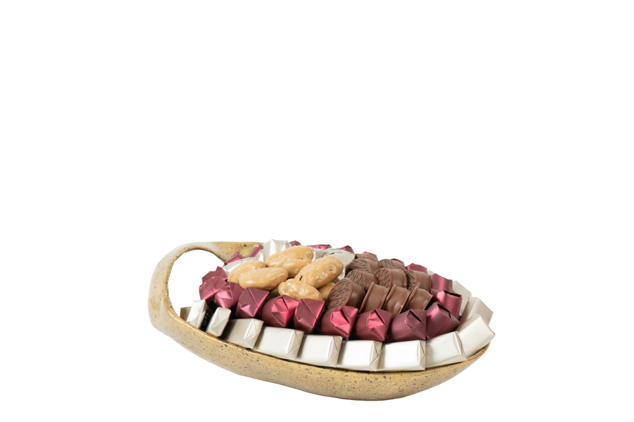 Coupe en métal garnie de chocolat