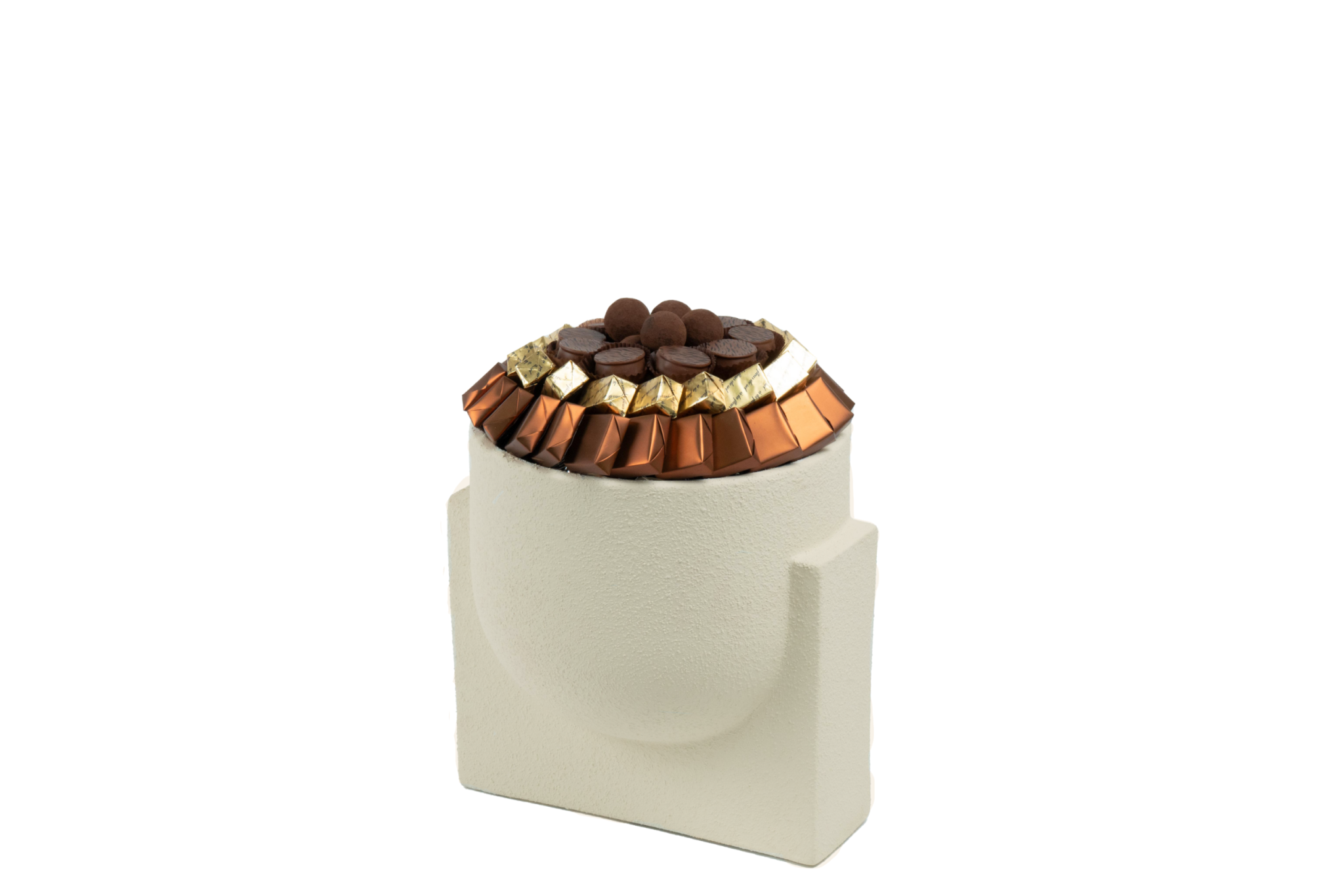 Coupe en porcelaine garnie de chocolat