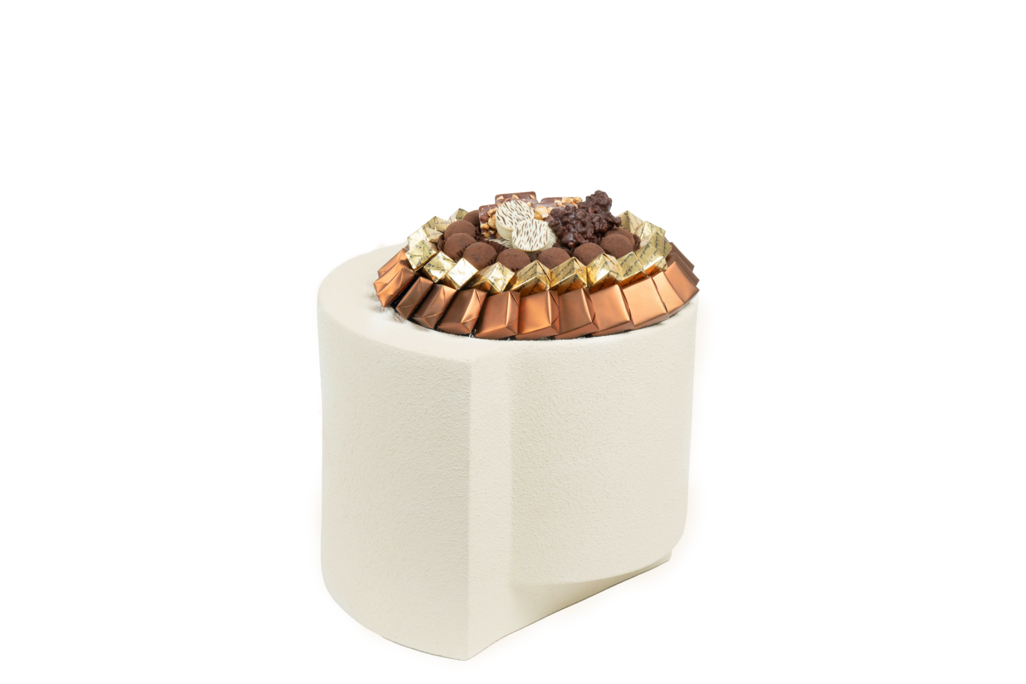 Coupe en porcelaine garnie de chocolat